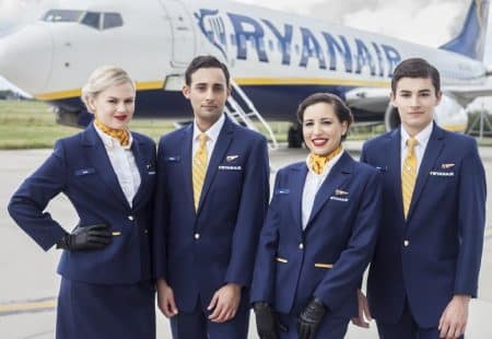 Ryanair assume assistenti di volo: Tutti i requisiti e le date