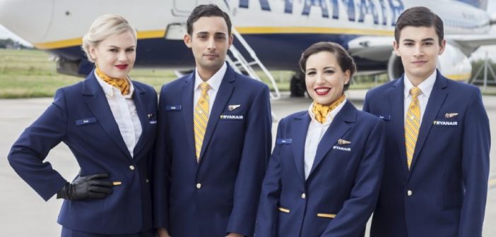 Ryanair assume assistenti di volo: Tutti i requisiti e le date