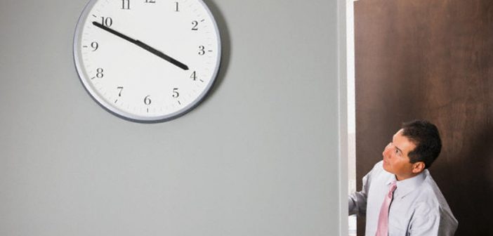 Illegittimo il divieto di svolgere due part-time contemporaneamente