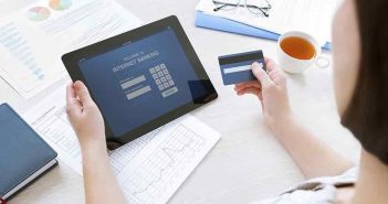 Pensioni Inps conto corrente, differenze tra i pagamenti in Italia e all’estero