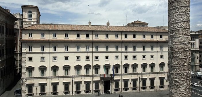 Decreto dignità Di Maio: approvazione rinviata, cosa prevede la bozza
