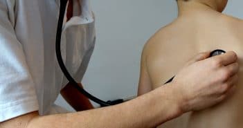 Malattia del figlio: congedi e permessi per accudire il bambino Malattia del figlio: congedi e permessi per accudire il bambino