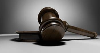 La pensione di invalidità deve essere concessa anche agli stranieri regolari