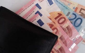 Divieto retribuzione in contanti: sanzione doppia se c’è anche lavoro nero Divieto retribuzione in contanti lavoro nero