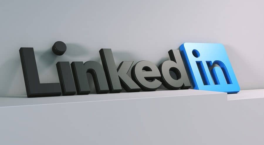 Featured image of post Sfondi Professionali Per Linkedin Una buona foto profilo aumenta fino all 80 le possibilit di un