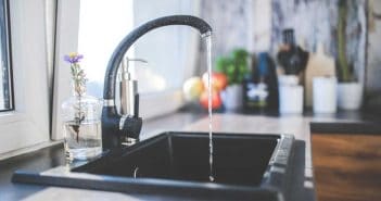 Distacchi acqua luce e gas
