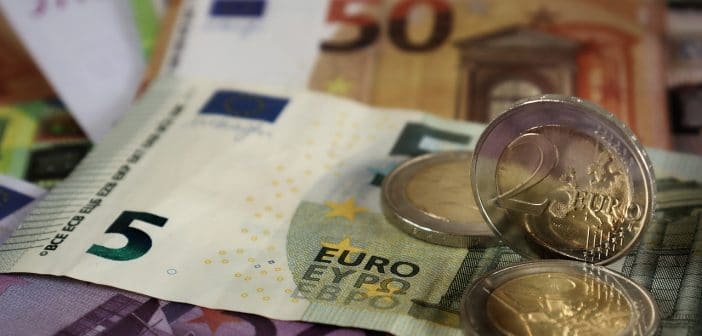 Salario minimo orario a 9 euro
