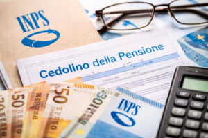 Inps, pronto il cedolino della pensione di aprile 2026: date di pagamento, importi e cosa controllare Cedolino pensione INPS aprile 2026 con euro, calcolatrice e documenti previdenziali