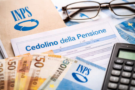 Inps, pronto il cedolino della pensione di aprile 2026: date di pagamento, importi e cosa controllare Cedolino pensione INPS aprile 2026 con euro, calcolatrice e documenti previdenziali